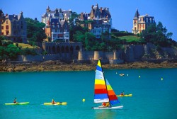 Город Динар – это один из самых популярных курортов и туристических центров Франции.