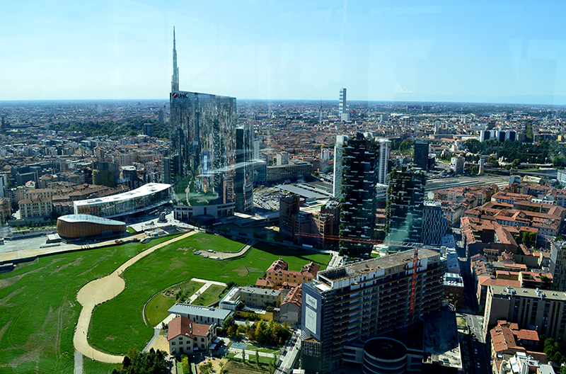 Сейчас Милан стал красивым и богатым городом Северной Италии, деловым и финансовым центром.