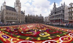 Попадая в крошечную Бельгию, основной поток туристов направляется в столицу страны – Брюссель