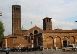 Храм святого Амброджио, назван в честь покровителя Милана. Церковь считается самой старой в городе. 