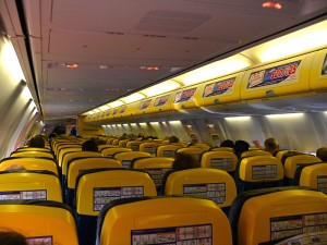 Ryanair_B737-800_Cabin